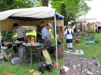 Blacksmith at Glensheen Festival of Fine Art and Craft ~ Duluth, MN (Photo: Kat B./travelgardeneat) Blacksmith at Glensheen Festival of Fine Art and Craft ~ Duluth, MN (Photo: Kat B./travelgardeneat)