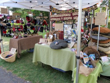 Marvelous Melissa at the Glensheen Art Fair (Photo: Kat B./travelgardeneat) Marvelous Melissa at the Glensheen Art Fair (Photo: Kat B./travelgardeneat)