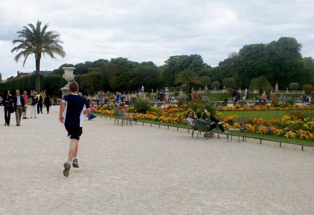 Running through the Luxembourg Gardens (Photo: Kat B./travelgardeneat)