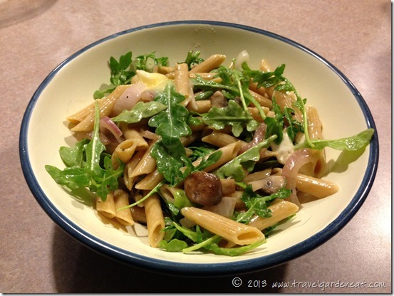 Pasta with Brie, Mushrooms and Arugula 
